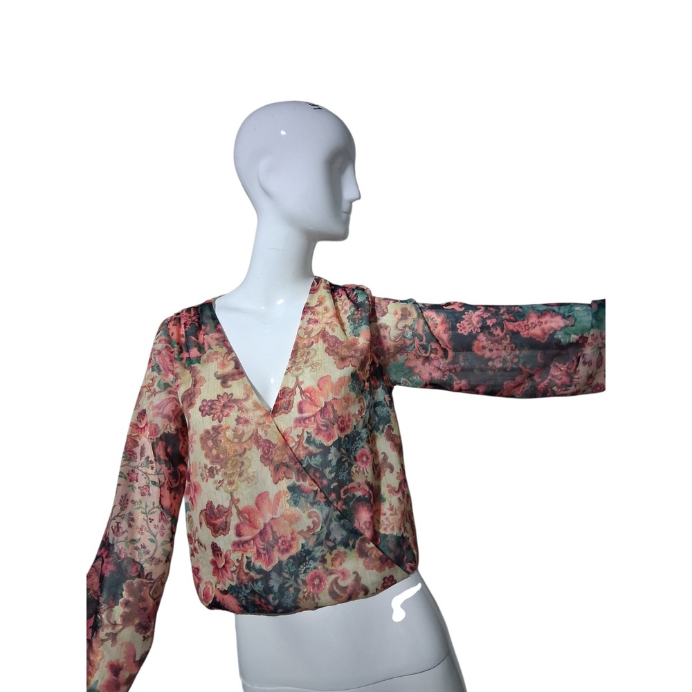 Adelyn Rae Floral Sheer Womens size Medium Flowy Whimsi Casual Office Career Top